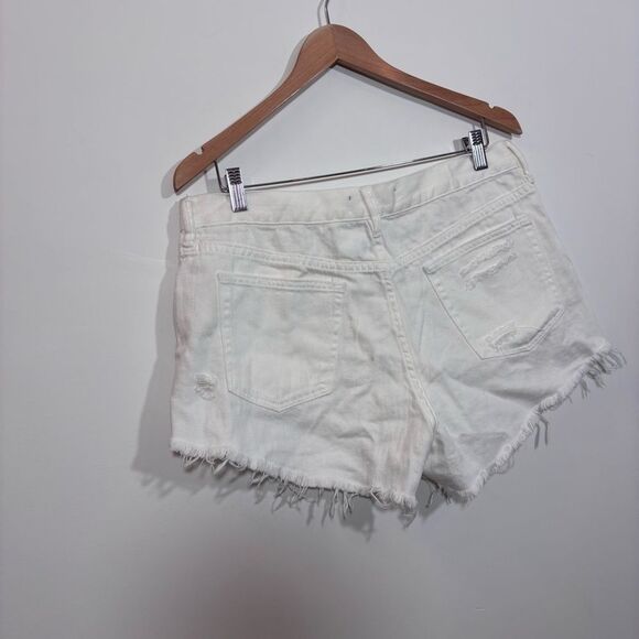 Free People, We The Free Loving Good Vibrations Cutoffs size 31 0B1103563 - Picture 8 of 14
